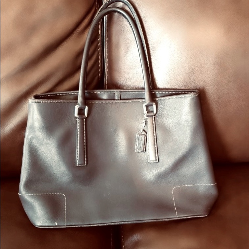 Authentic COACH Vintage Leather Hamptons Tote